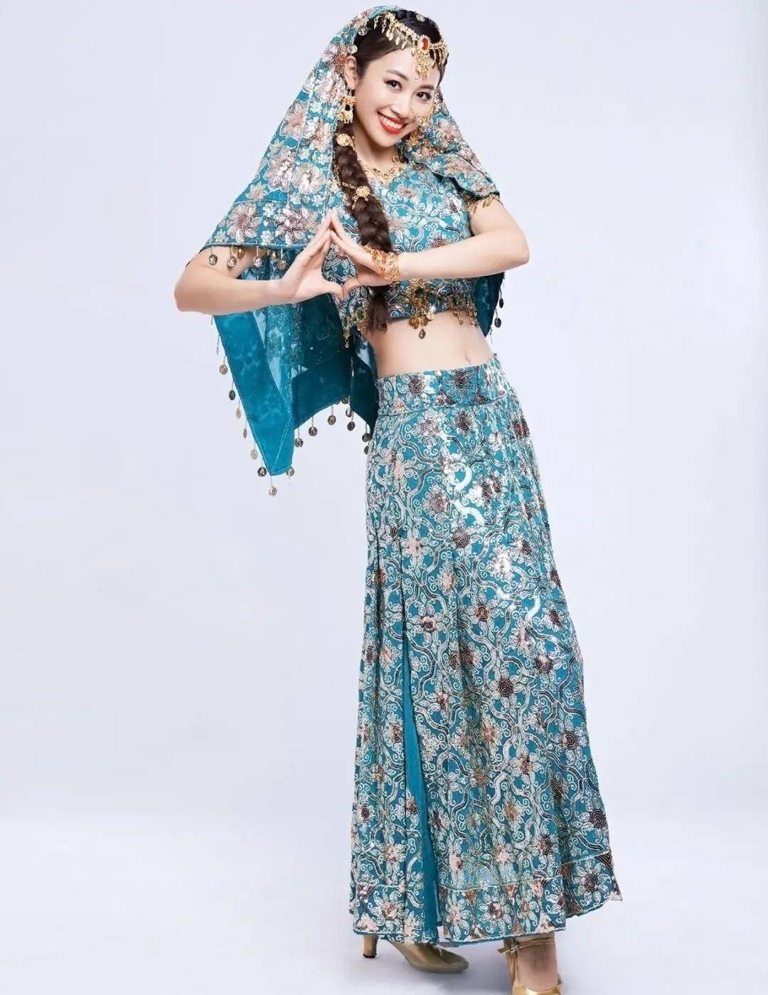 身高174,喜剧舞台第一大美腿韩云云,绝非浪得虚名_麻花_开心_毕业