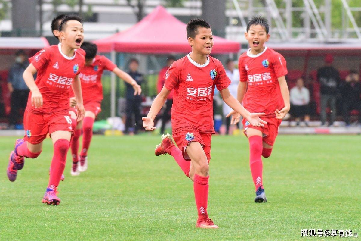 董路官宣:刘凯源即将登陆西班牙_足球小将_因为_职业