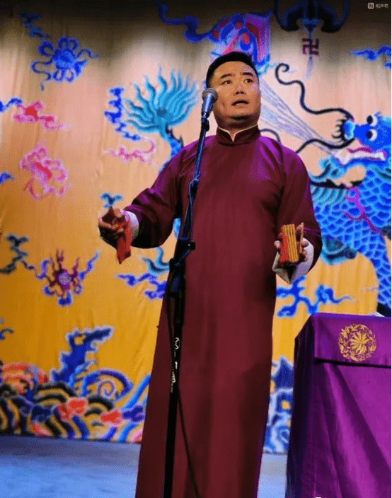 郭盖原名栾奕,生日1月28日,德云社相声演员,毕业于北京交通大学.