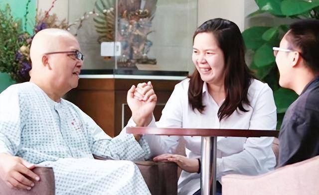 09年广东"巨腹"女人患癌被丈夫抛弃,今已康复,成3