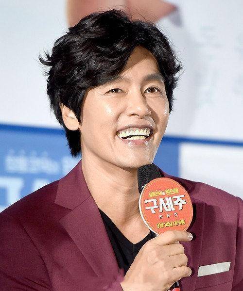 51岁金馆长崔成国和小24岁貌美圈外人结婚,惊呆了_表情_新娘_喜剧