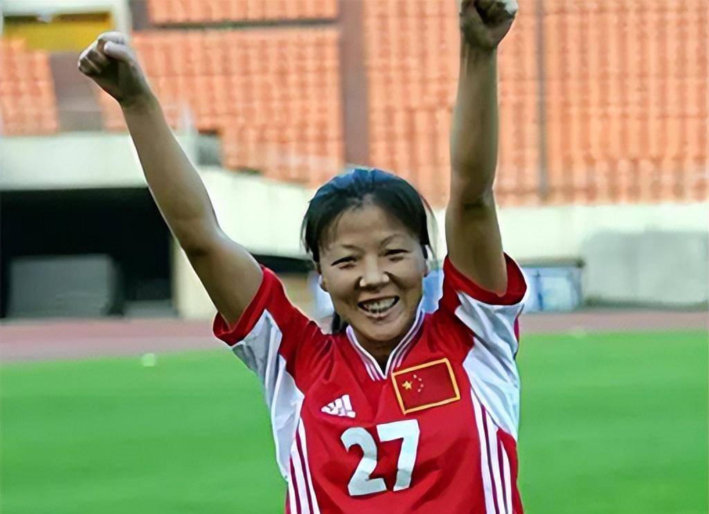 2018年,43岁前女足国脚张欧影患癌离世,临终前特地换上国足球衣_美国