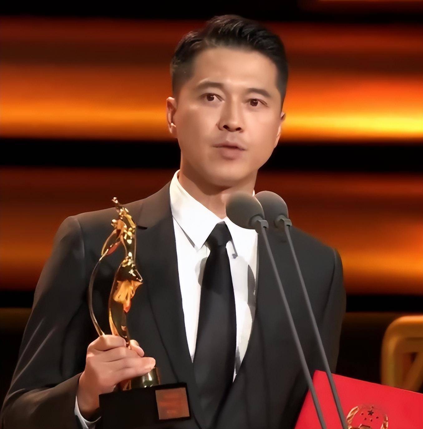 优秀演员入选王雷张嘉益黄轩丁勇岱于和伟是一年中实力派与老戏