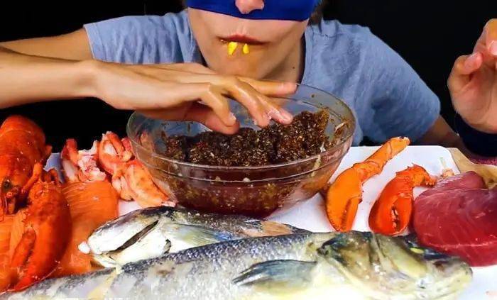 影片诡异行为暗藏求救信号!_kate_网友_视频