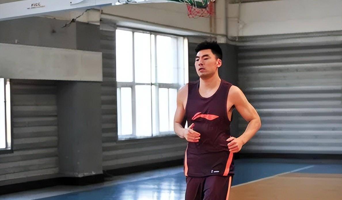 而且之前李晓旭也已经赚到了很多钱,他现在退役