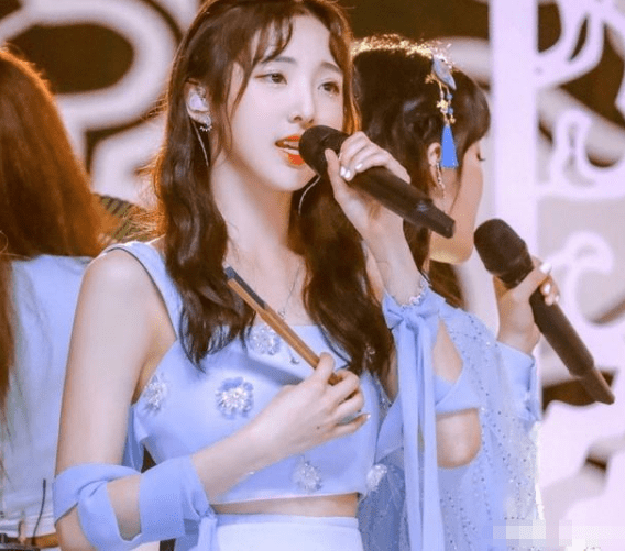 赵粤陈卓璇也有资源,刘些宁郑乃馨前景堪忧_人气_发展_张艺凡