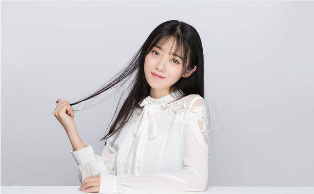 lpl众解说惨遭官方安排,小钰竟缺席季后赛,rookie再现死亡凝视_观众