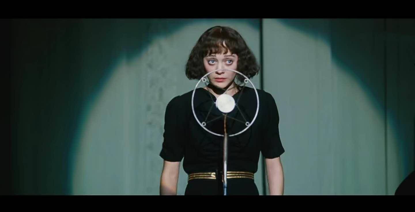 出生于街道,在20岁遇到伯乐,看"香颂女王"的传奇一生_艾迪特·皮雅芙