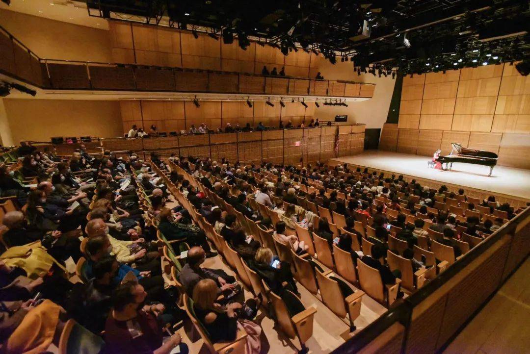 红旗渠精神绽放爱与和平之旅:纽约卡内基音乐厅青年钢琴家王宸博士