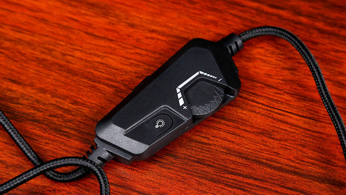 美加狮P.I.L.O.T.5游戏耳机评测:听音辩位好选择