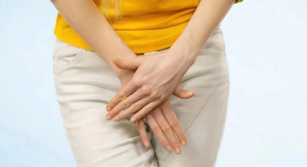 女性可能会出现下面瘙痒,白带异常等等,而男性如果到了非淋菌性尿道炎