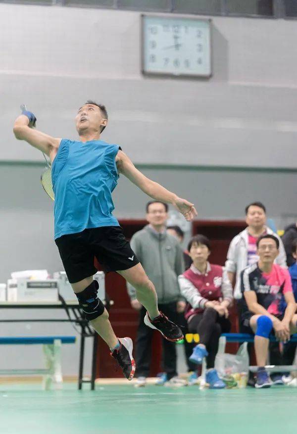 (高俊 摄)▲资产后保队雷志鸣老师,张静全老师神贯注投入比赛(刘博文