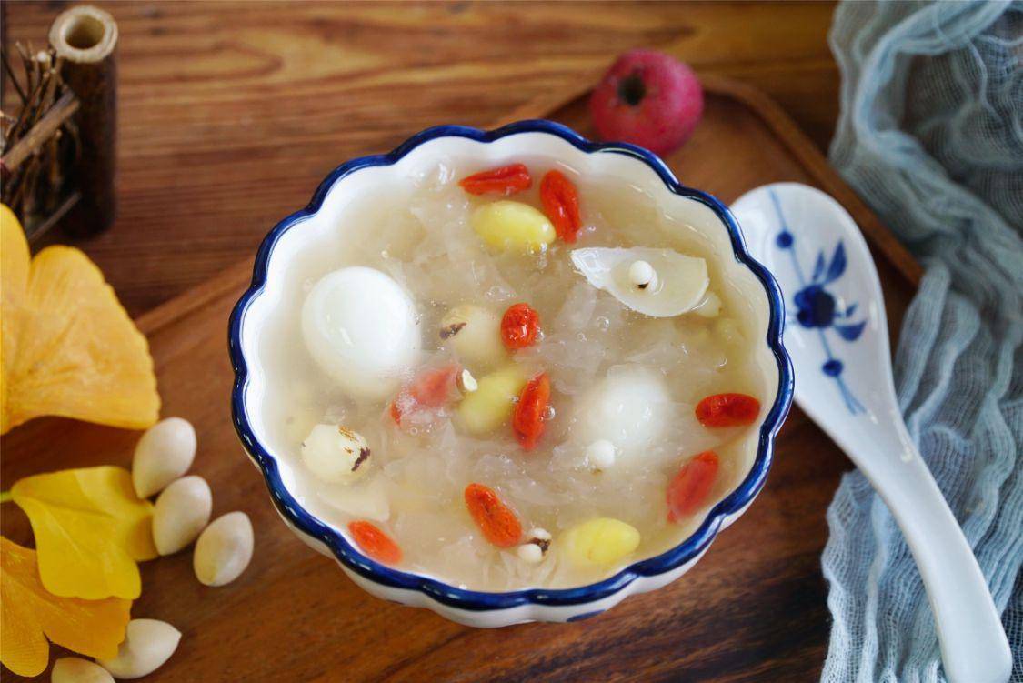 立冬先喝汤,不劳医生帮,建议喝"五果汤",哪5种果子?