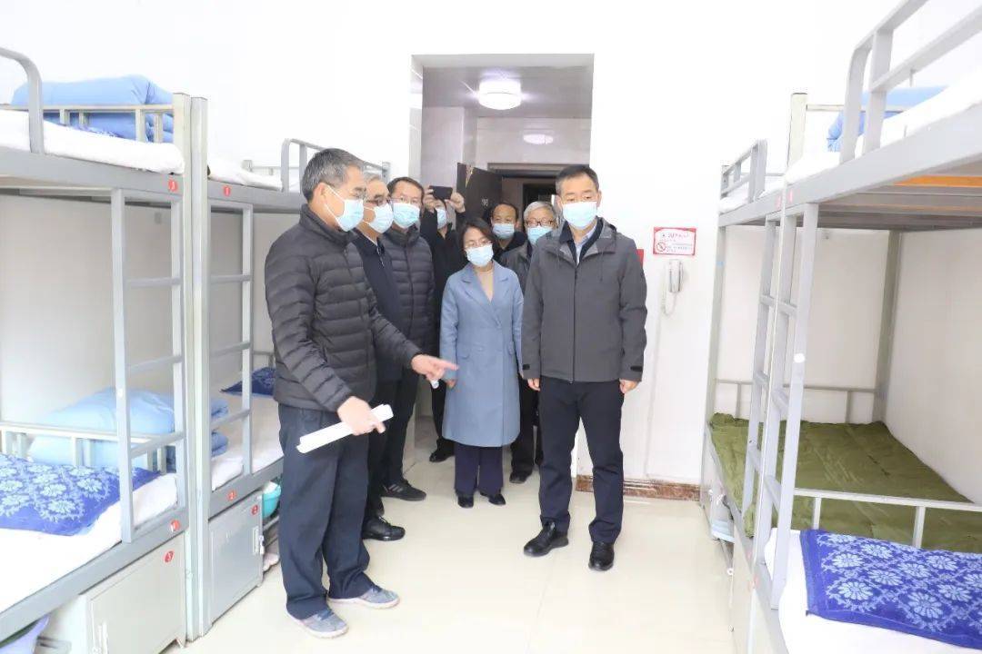 忻州市委常委,常务副市长赵新年一行莅临忻州一中北校区督导检查疫情