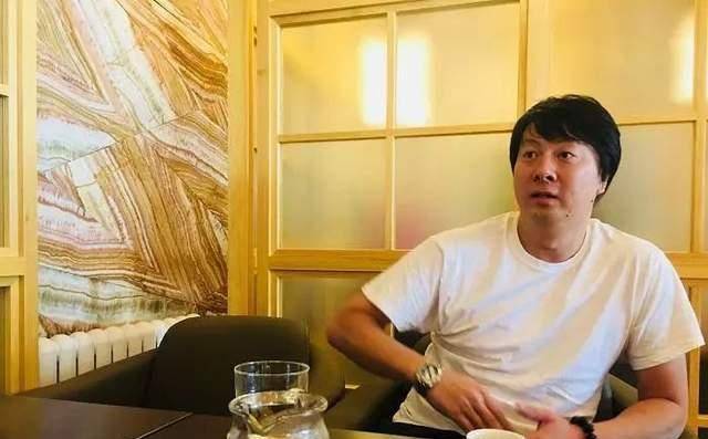 安琦:天才门将不懂世故29岁退役,娶教练女儿,靠卖樱桃"翻红"_比赛