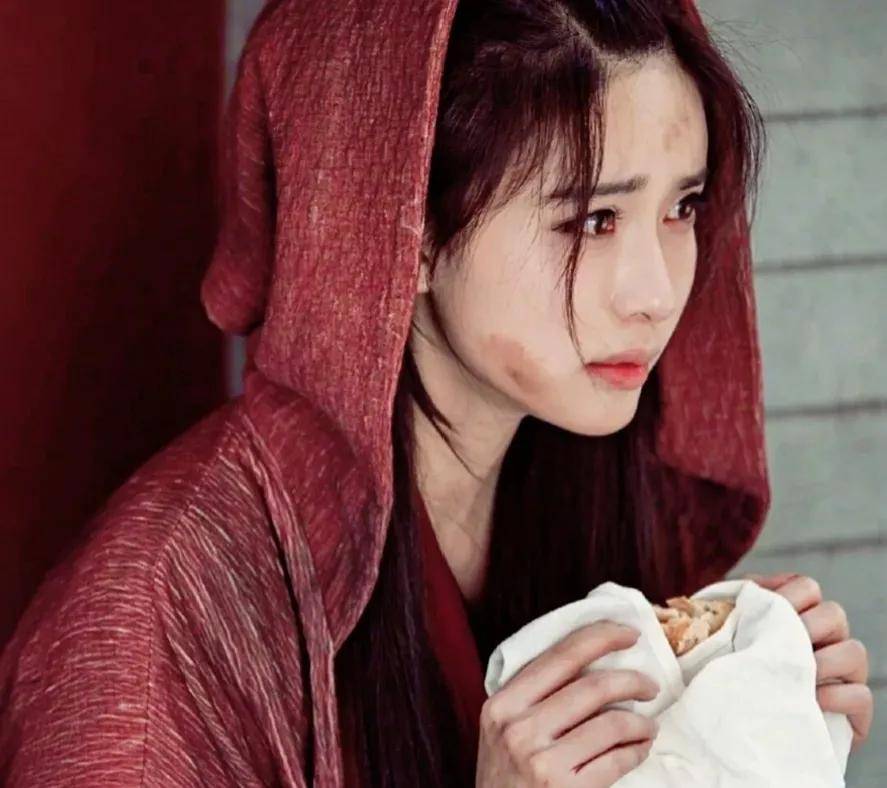 女明星演乞丐,杨颖不走心,杨超越太丑,看到刘亦菲披个麻袋也美_图片