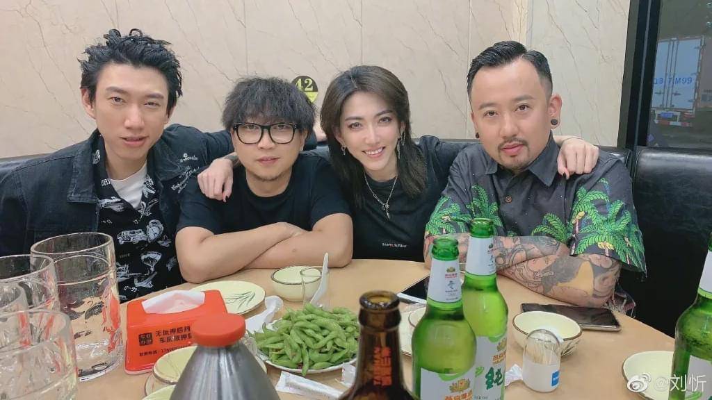 这个因大龄屡次被喷的超女,过气9年终于在《乐夏》火了_刘忻_表演