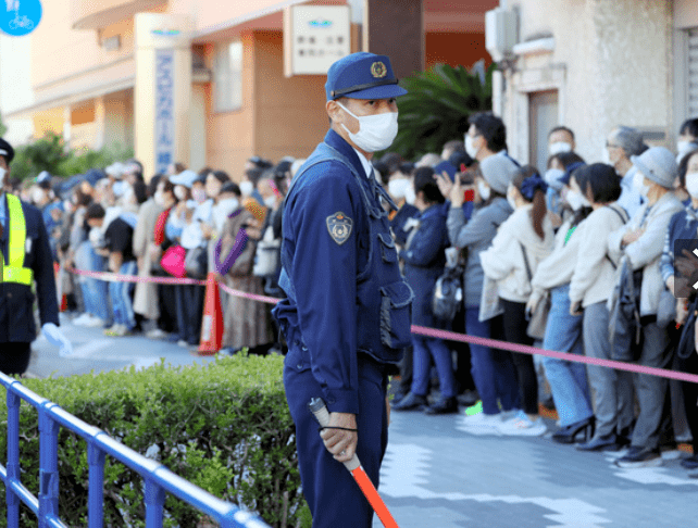 这次岐阜市动员到进行警备的警察多达500人以上,增加的警备人员约为