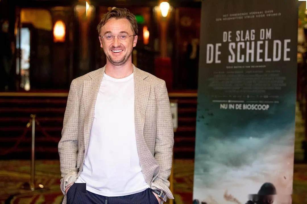 《哈利波特》上映21年后,35岁"马尔福"曝近况_汤姆·费尔顿_电影_头发