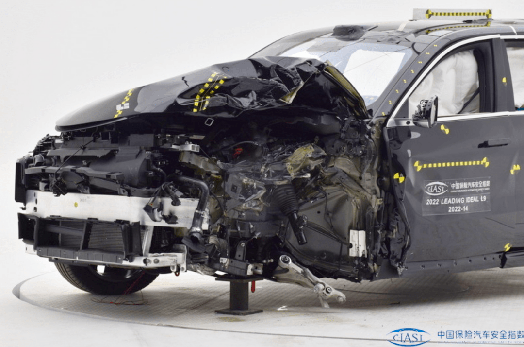 2022中保研碰撞结果,某热门电动车a柱弯折_搜狐汽车_搜狐网