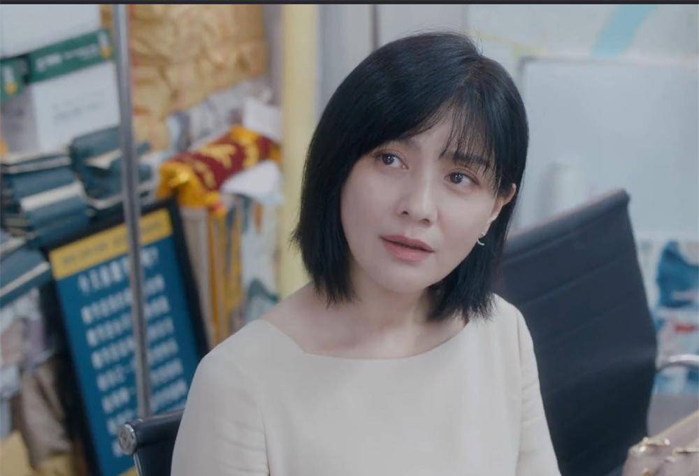 《安家》阔太胡可被吐槽太老,减龄锁骨发也未能挽救满脸的沧桑_时候