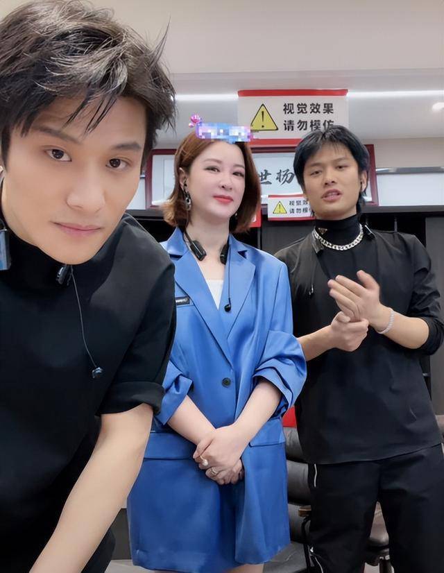 杜华做客小杨哥直播间,1分钟粉丝超20万,3年才30万_合肥_萧阳_未来