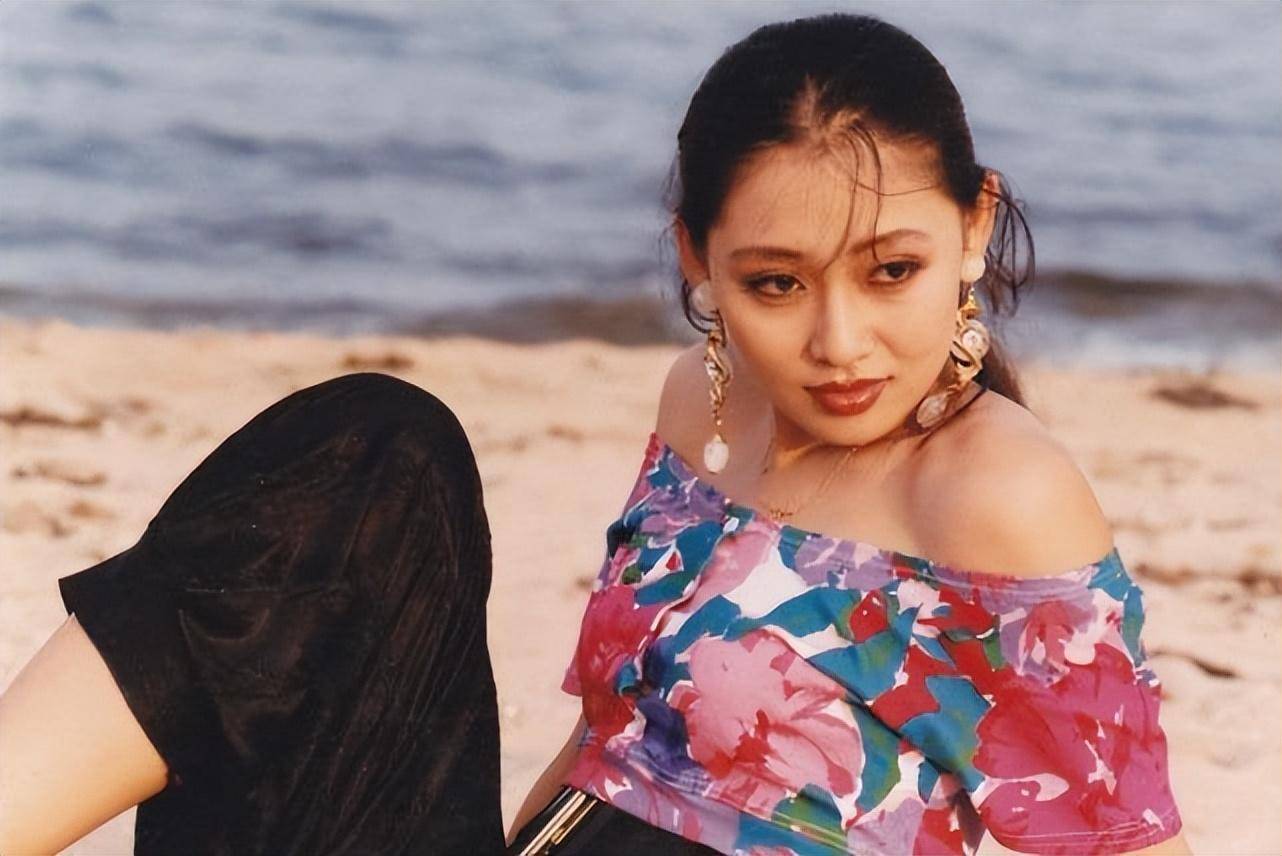 不过两人的事业都在上升期,尤其是潘洁,想在更好的平台上发展,所以