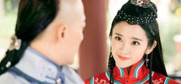 二十六岁才嫁给皇帝，和姑姑妹妹共侍一夫，她婚后竟然宠冠后宫