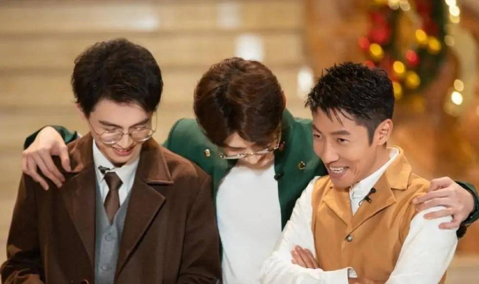 撒贝宁回归《今日说法》,新闻综艺轻松拿捏,宝藏男孩处处抢着要_节目