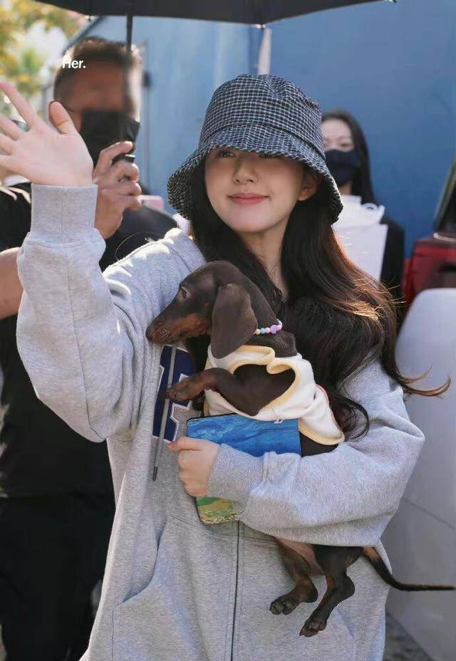 赵露思偷偷藏不住杀青，网友：生日快乐