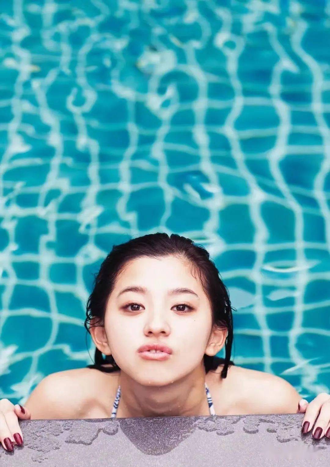 朝比奈彩写真集:九头身的模特,简直太美了!_摄影_画册_日本