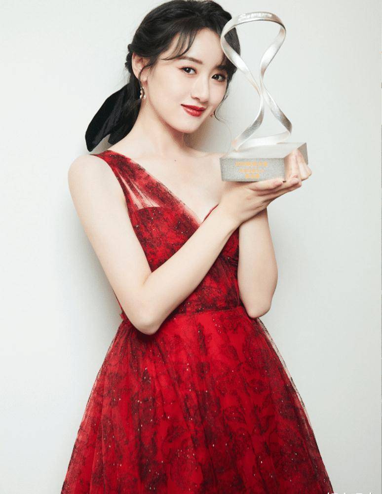 风格大赏袁冰妍造型略有瑕疵,周洁琼霸气御姐, 林允最