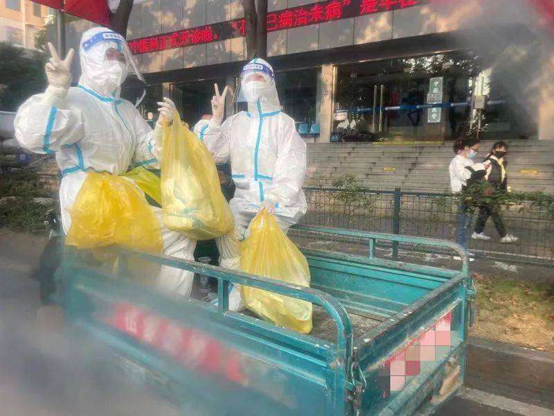 闻“令”而动 战“疫”有我！我院抽调多名医护人员支援核酸检测