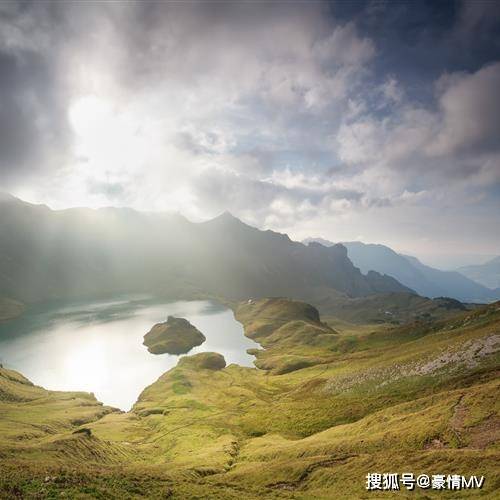 綠色草原系養心又養眼招財聚財帶來好運的風景微信圖片