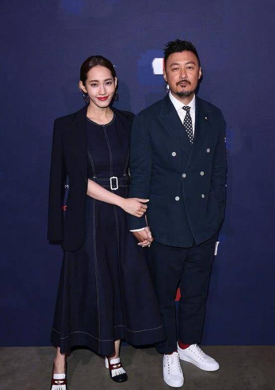 余文乐罕晒父子合照,3岁儿子正脸超萌!