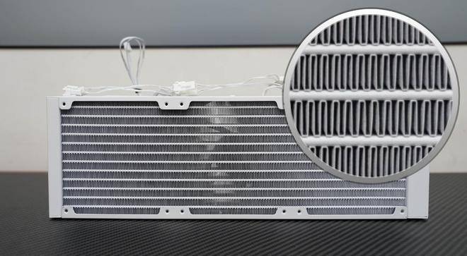 攒了台白色游戏主机:酷冷MB520Mesh、骨伽天吴360白、七彩虹Z790巡洋舰