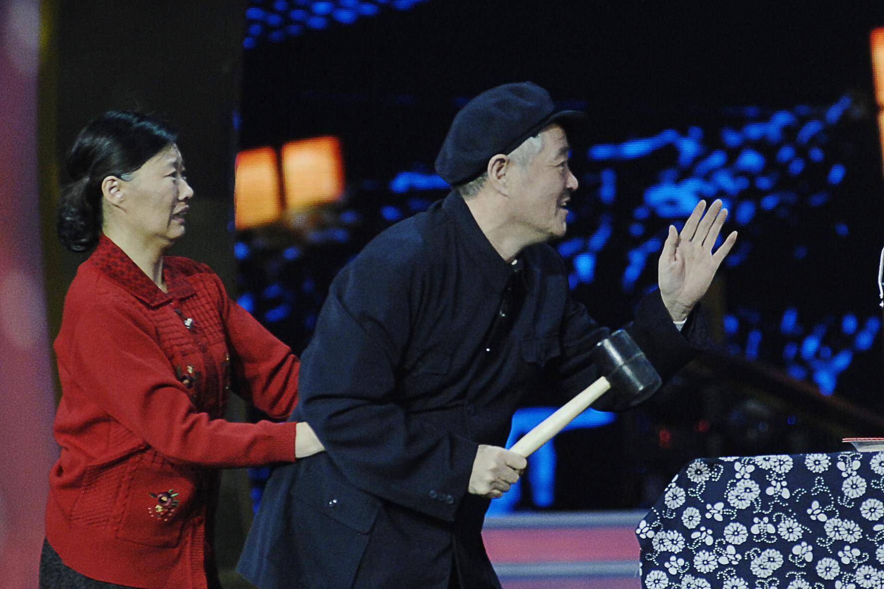 如果没有《摔三弦》的导演李忠堂挖掘铁岭赵本山,赵本山不会有今天的