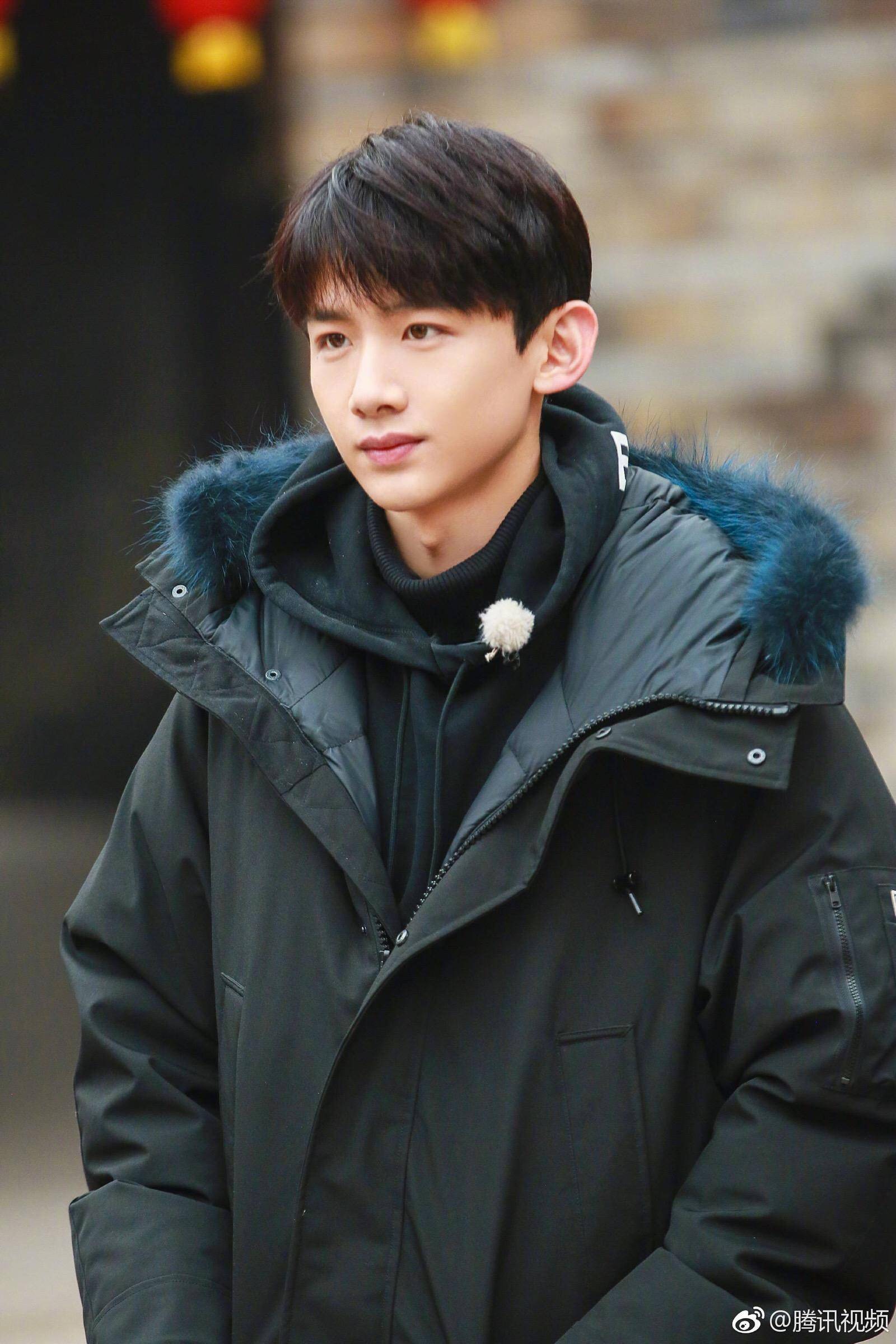 靳东十多年前年代剧定档,白敬亭新剧演绎古人日常生活_上海滩_故事_李