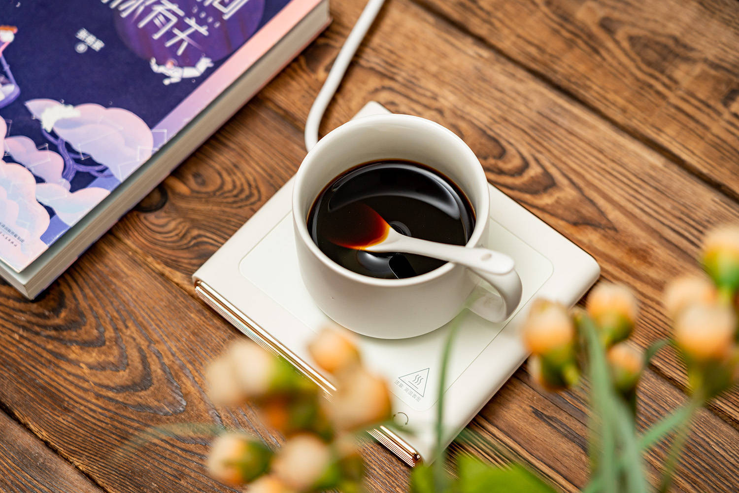 科技如何改变生活？看似不起眼的暖杯垫，寒冷冬日暖胃又暖心