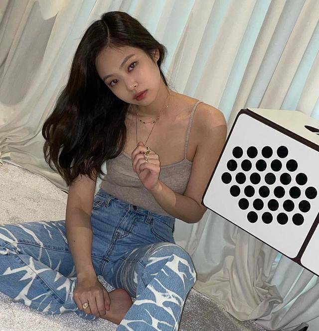 盘点jennie私服穿搭,造型时髦气质绝,"人间香奈儿"名不虚传!
