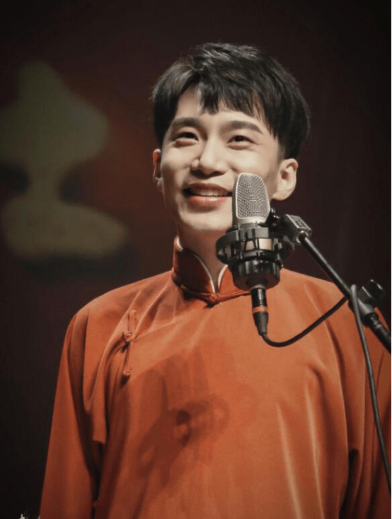 当时大家都以为何九华只是王鸥的粉丝,如今看来两人之间的关系,远没有