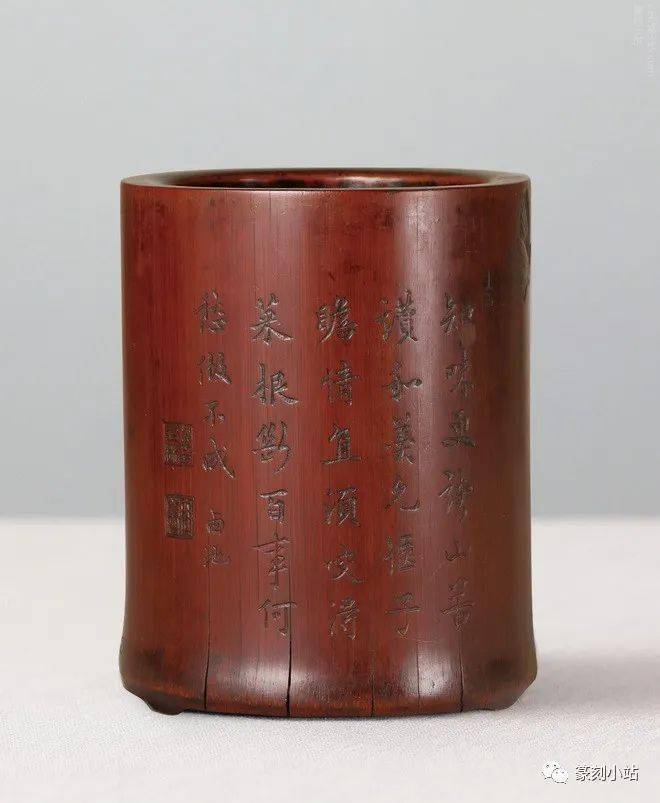 清沈全林，刻螳螂秋菘图竹笔筒，陷地镂空法，层次分明_搜狐网