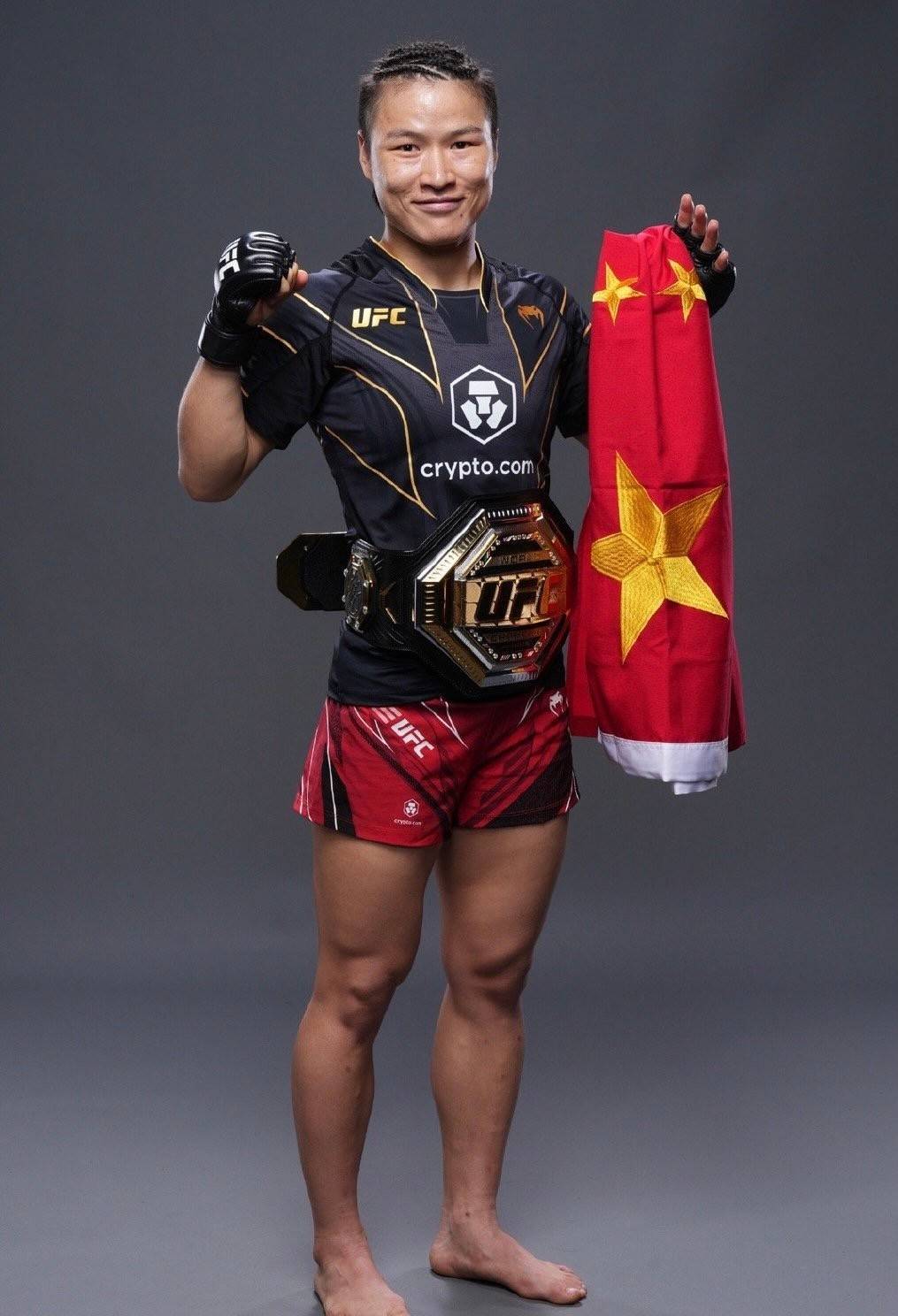 本次重夺金腰带之后,张伟丽的出场费 奖金也是翻了一倍,达到150万美金