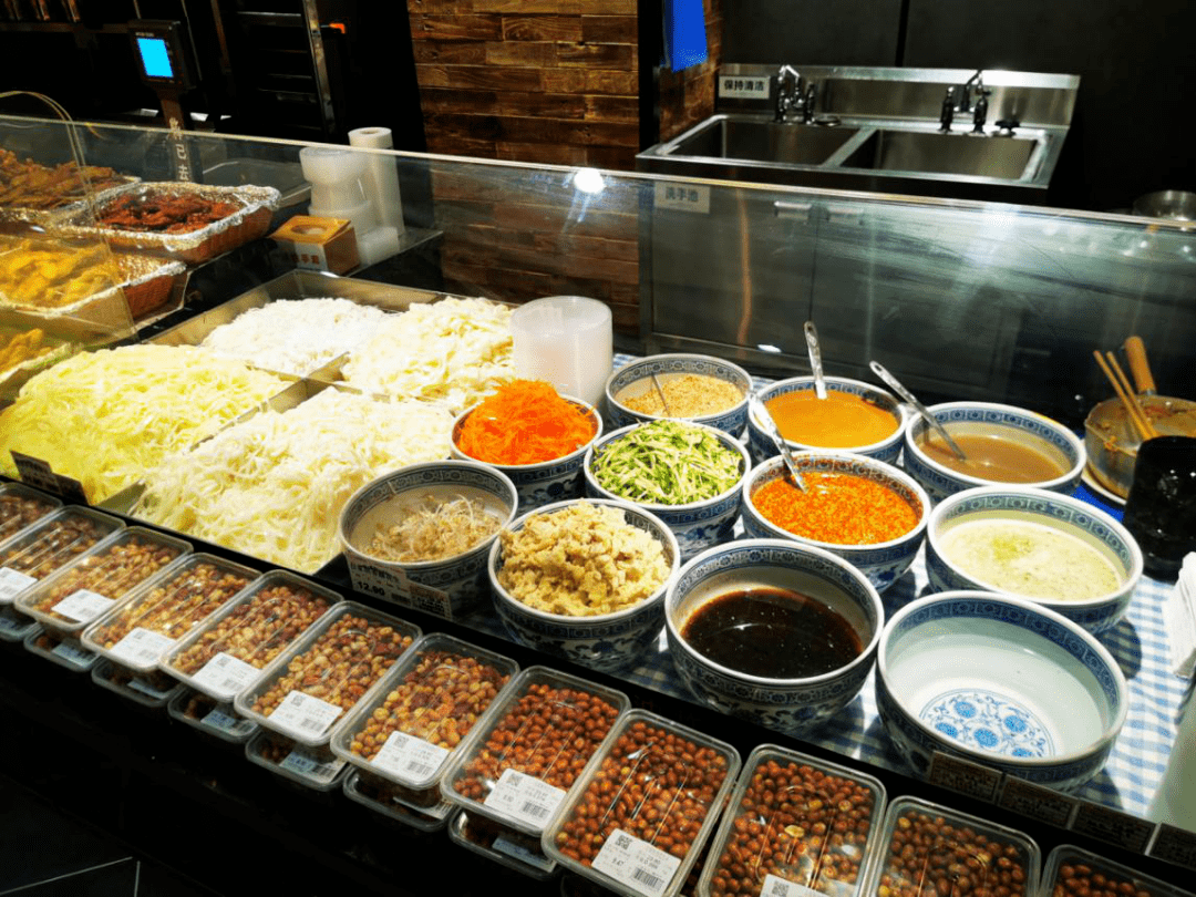 陈列赏析丨胖东来熟食陈列技巧_商品_顾客_进行