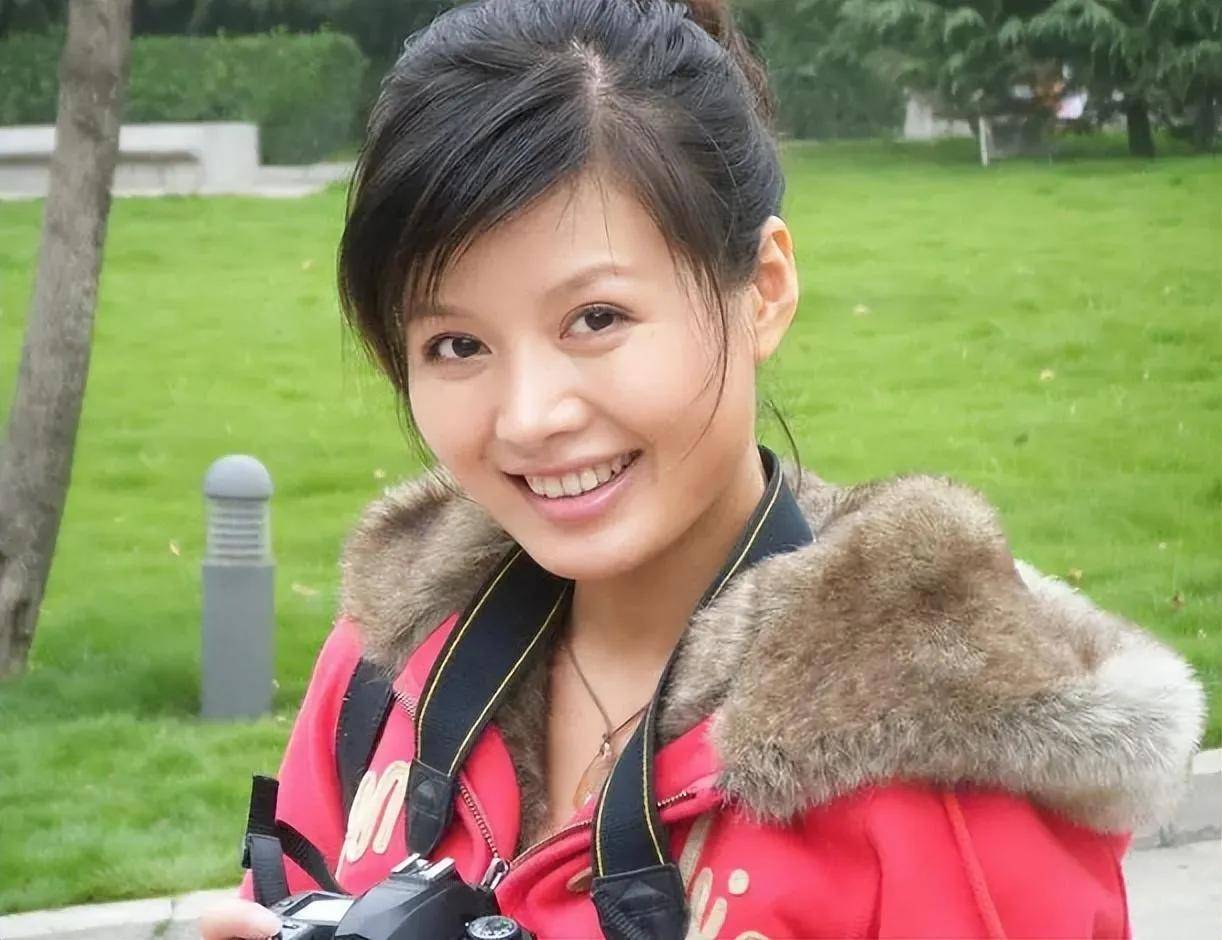 演员程愫:离婚那天抱着儿子痛哭,单亲妈妈5年,46岁成为院长_程肃_程苏