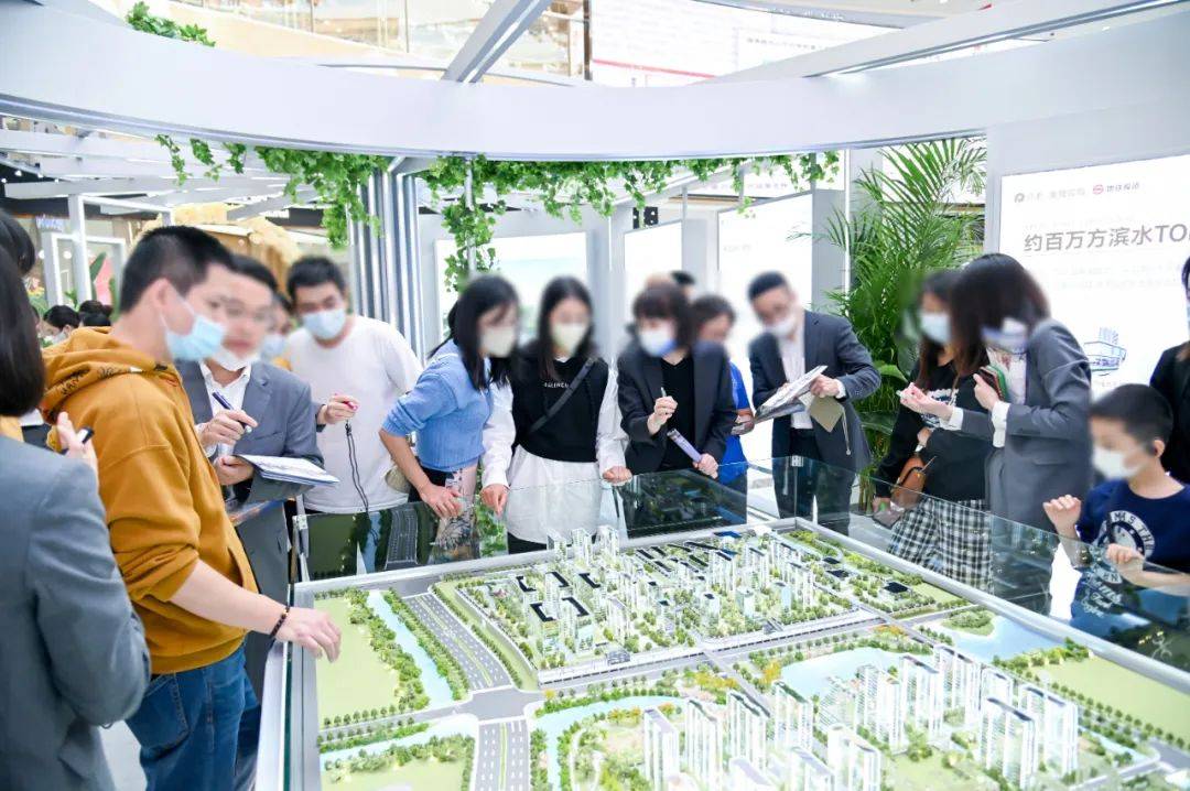 热情战胜气温!百万方滨水TOD大城,展厅开放实探_中心_闵行_上海