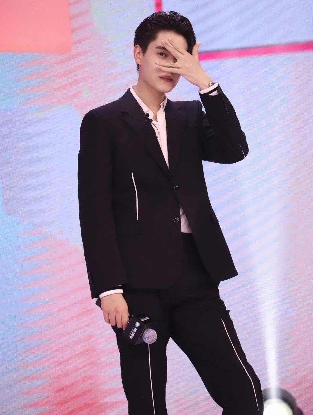 胡一天新剧播出,无底线撒娇_乔欣_杨天真_公司