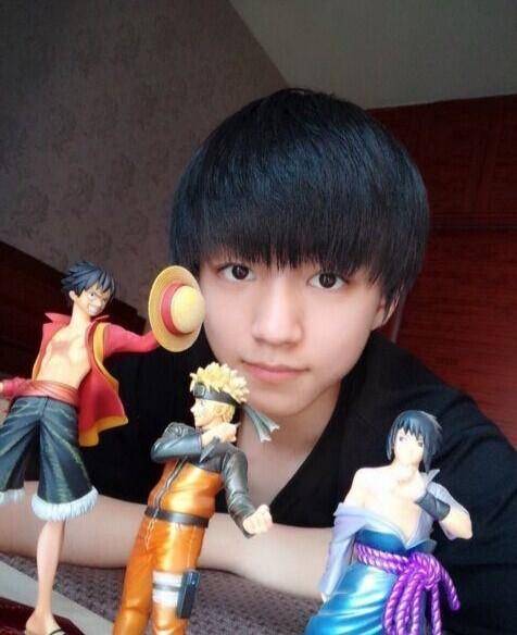 王俊凯对路飞的痴迷与专情程度一度被传为佳话,他在某社交平台的头像