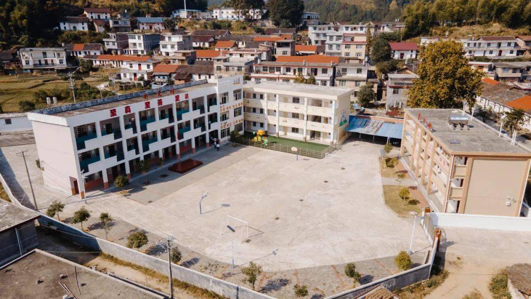 该乡村小学确凿不移国家级乡村温馨校园荣誉称号获评兴国县兴江乡陈也