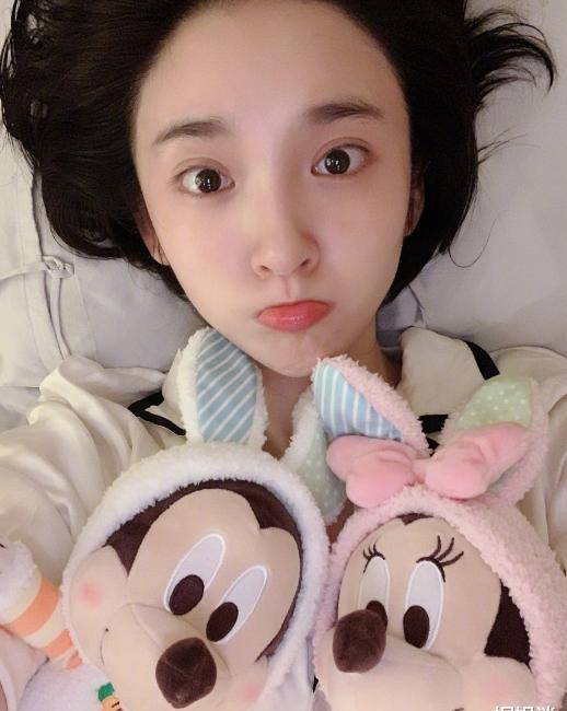 唐艺昕给宝宝买玩具,当价格标签被扒后:谁不想做张家的小孩啊?